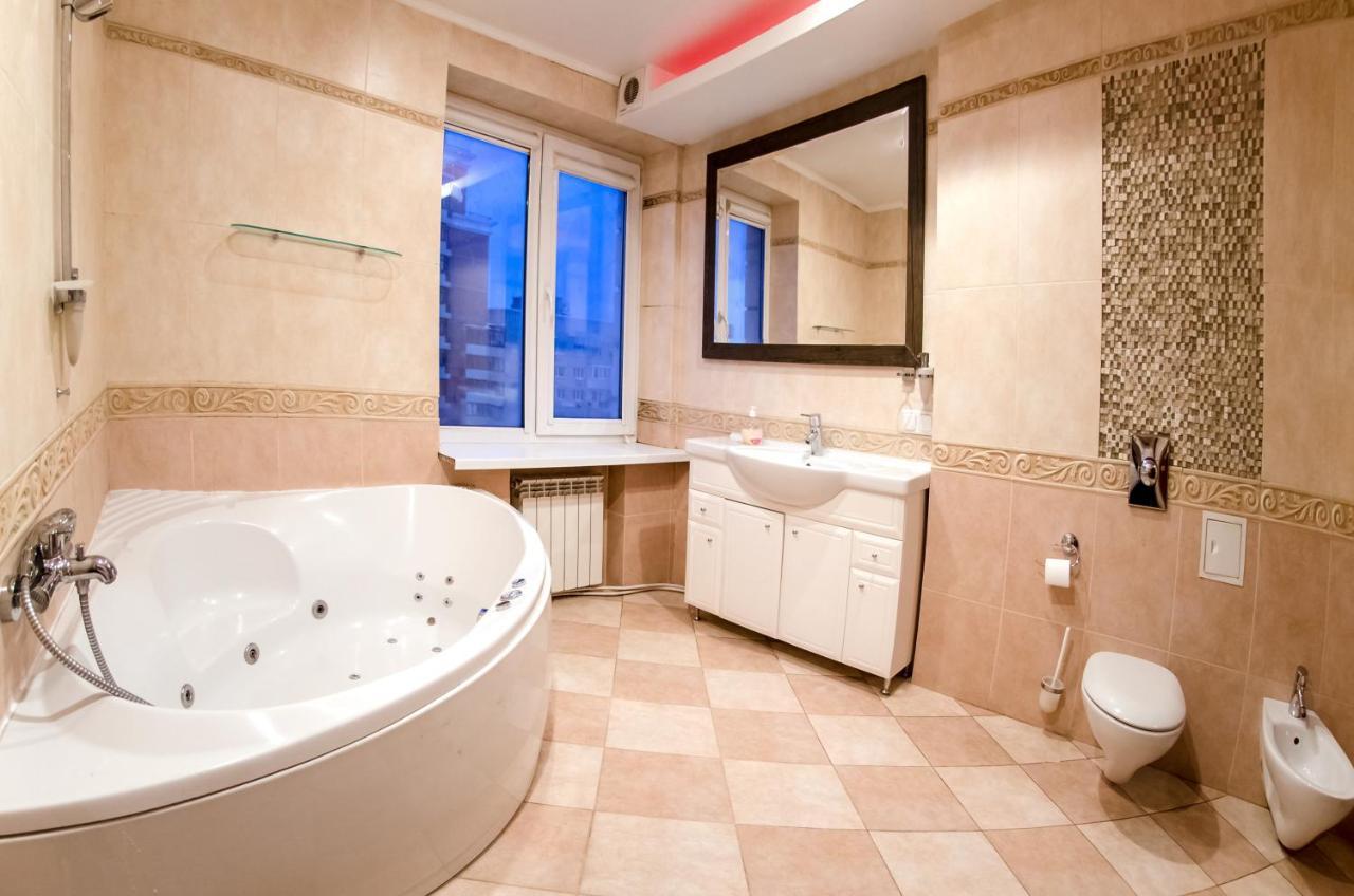Hotrent Pechersk Lesy 20/22 Kiev Ngoại thất bức ảnh