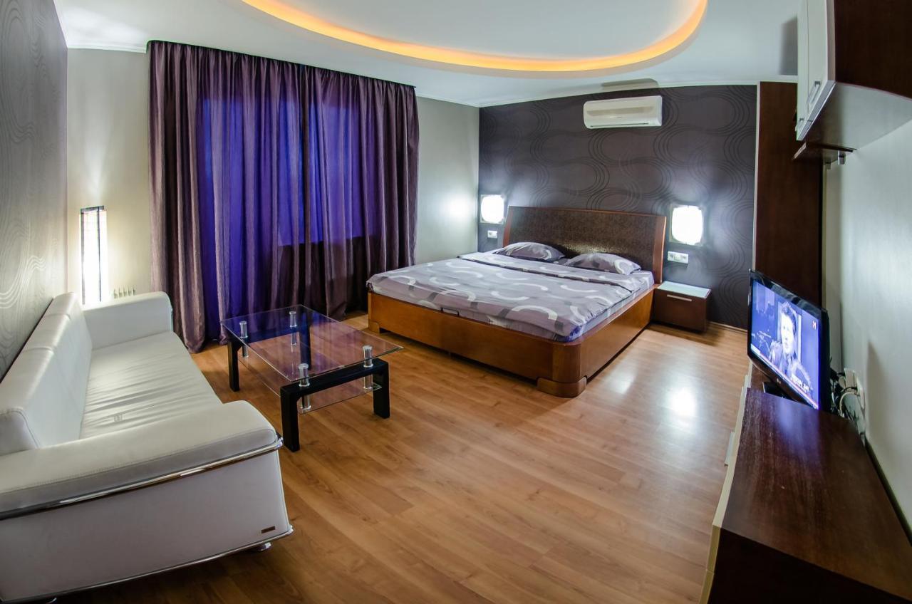 Hotrent Pechersk Lesy 20/22 Kiev Ngoại thất bức ảnh